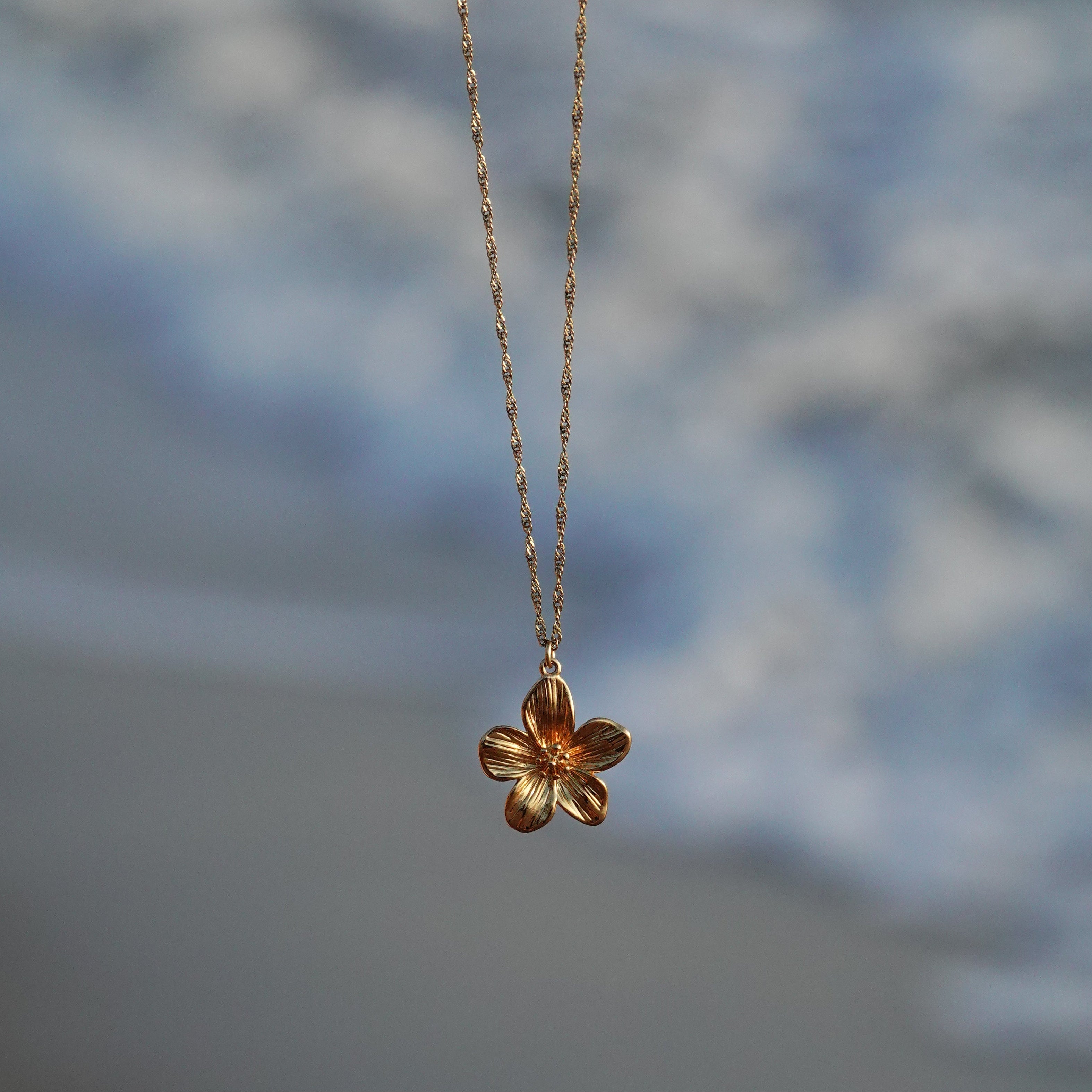Waterproof gold flower necklace